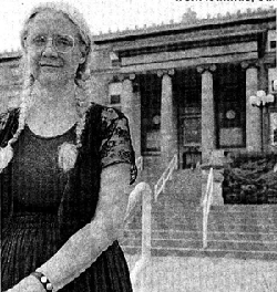 [Picture-w. ashman in front of ag hall]